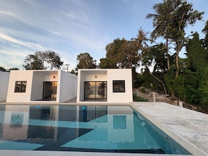 Bureau, Wi-Fi gratuit, draps fournis