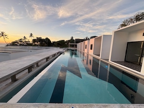 Bureau, Wi-Fi gratuit, draps fournis