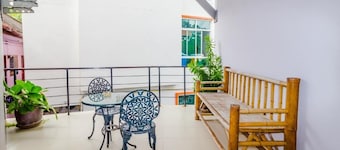 Baan Yuyen Karon Guesthouse