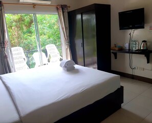 Superior Room with Balcony | ตู้นิรภัยในห้องพัก, เตียงเสริม/เปล, Wi-Fi ฟรี