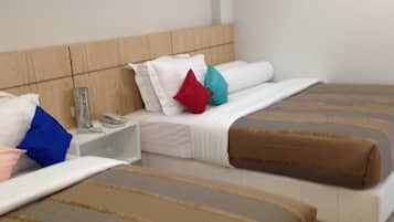 1 habitación, minibar, escritorio y cortinas blackout