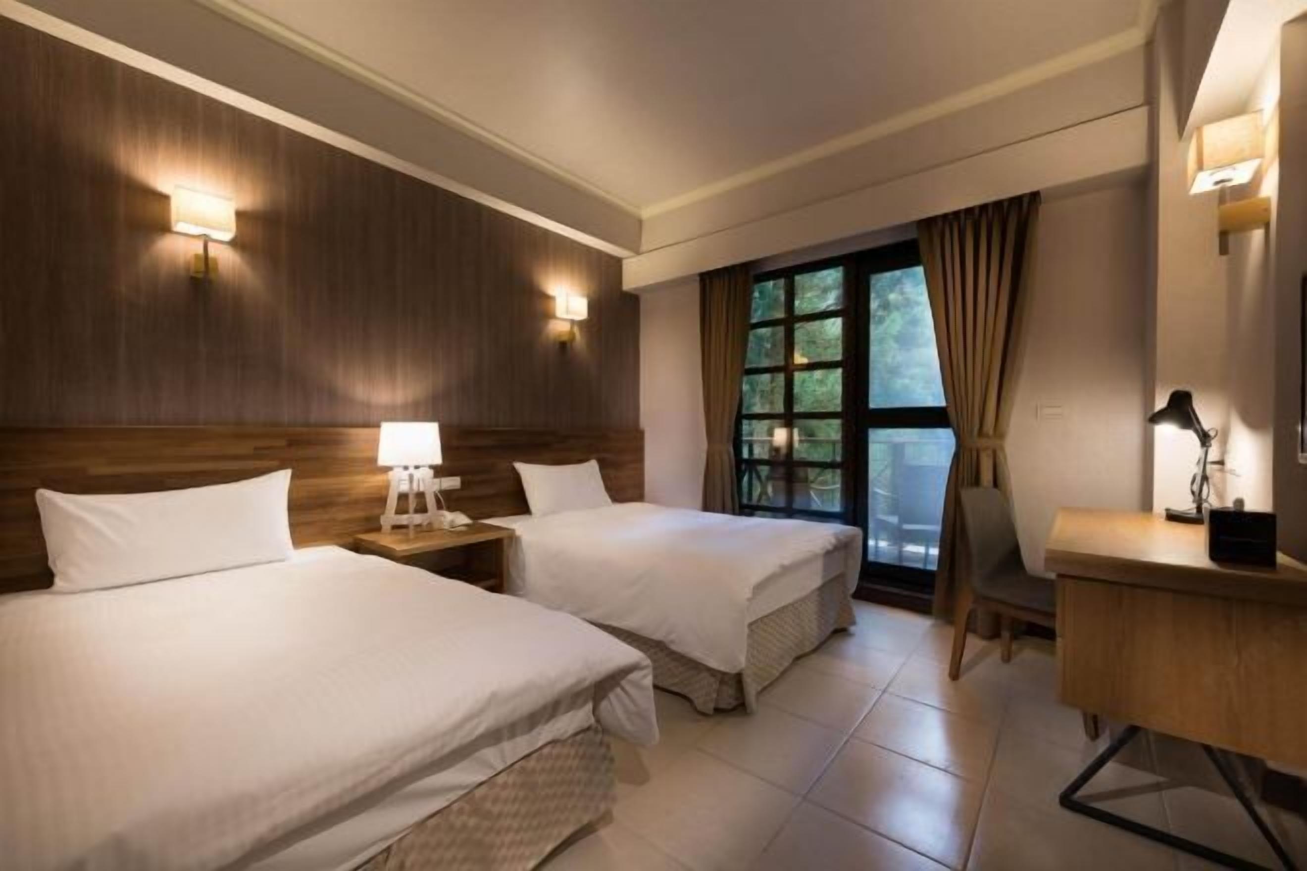 Premium bedding, in-room safe, blackout curtains, bed sheets