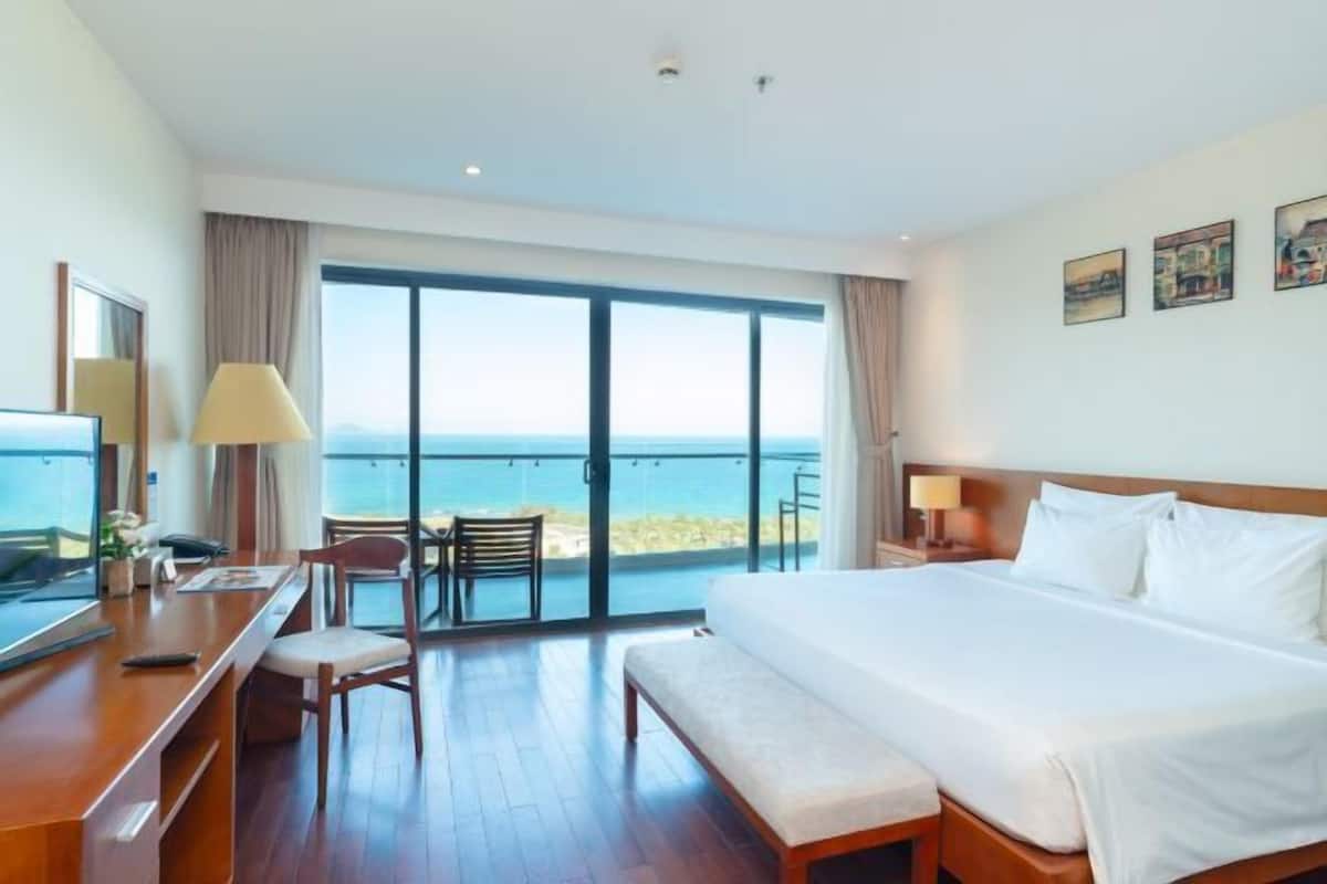 1 bedroom, minibar, in-room safe, desk