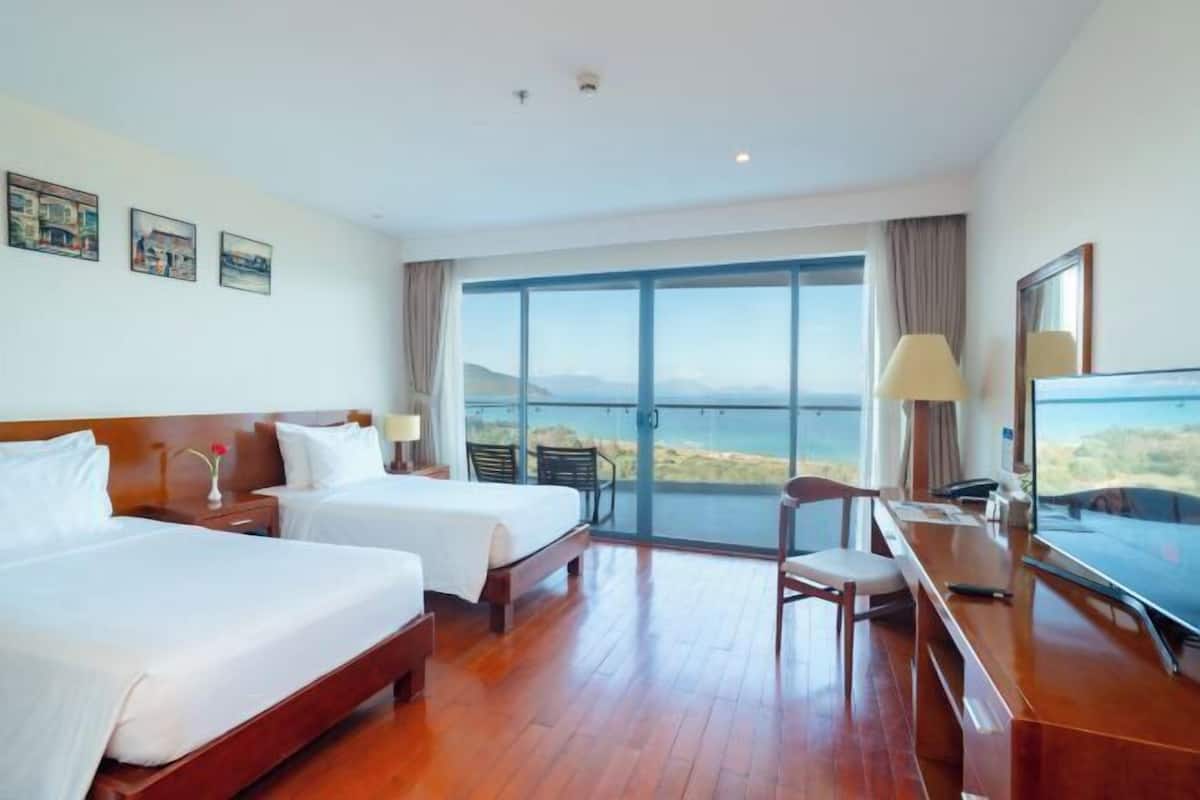 1 bedroom, minibar, in-room safe, desk