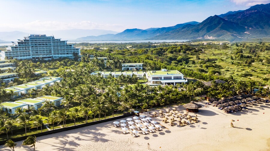 Cam Ranh Riviera Beach Resort & Spa