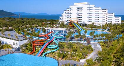 Cam Ranh Riviera Beach Resort & Spa