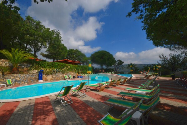 Outdoor pool - Villaggio Colombo (Andora)