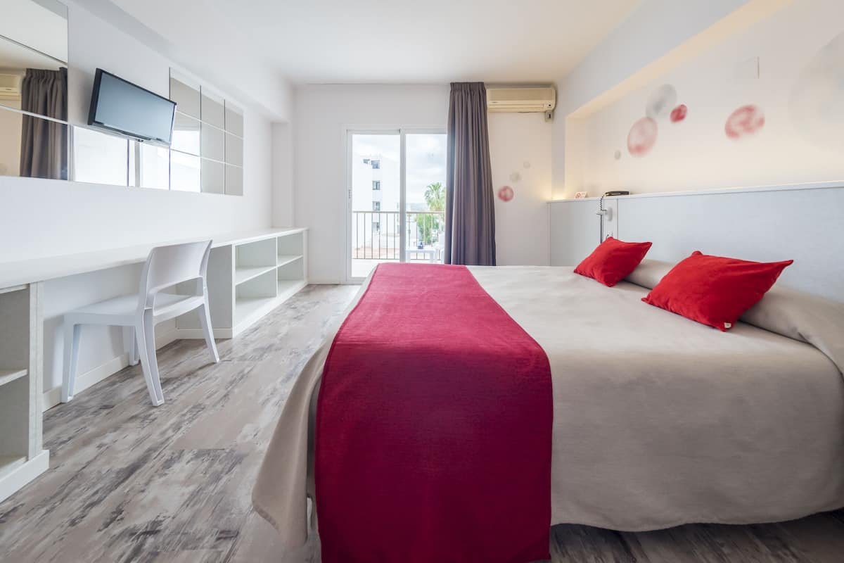 Quarto duplo | Frigobar, cofres nos quartos, cortinas blackout, Wi-Fi de cortesia