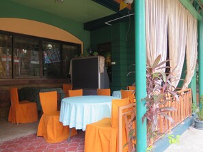 บริการอาหารเช้า อาหารกลางวัน อาหารเย็น, อาหารฟิลิปปินส์