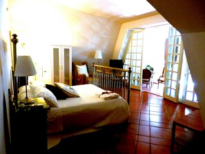 Junior Suite, Balcony | In-room safe, desk, iron/ironing board, cots/infant beds