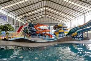 2 indoor pools