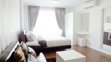 Studio, 1 Double Bed | Desk, free wired Internet