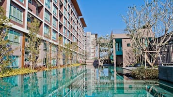 Outdoor pool, pool loungers