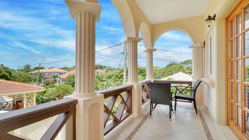 Orchid Suite-2003 | Terrace/patio