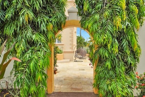 Exterior - Mandela Court Grenada (St. George's)