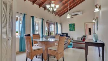 Diamond Delite-3004 | In-room dining