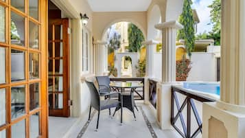 Poolside Family suite-1001 | View from room