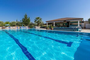 Outdoor pool, open 9 AM to 9 PM, pool umbrellas, pool loungers - Zante Nest Studios & Apartments (Zakynthos)