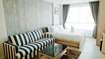 Studio, 1 Double Bed | Blackout drapes, free wired internet