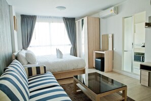 Studio, 1 Double Bed | Blackout curtains, free wired Internet - Baan Peang Ploen A712 by Huahin Holiday Condo (Hua Hin)