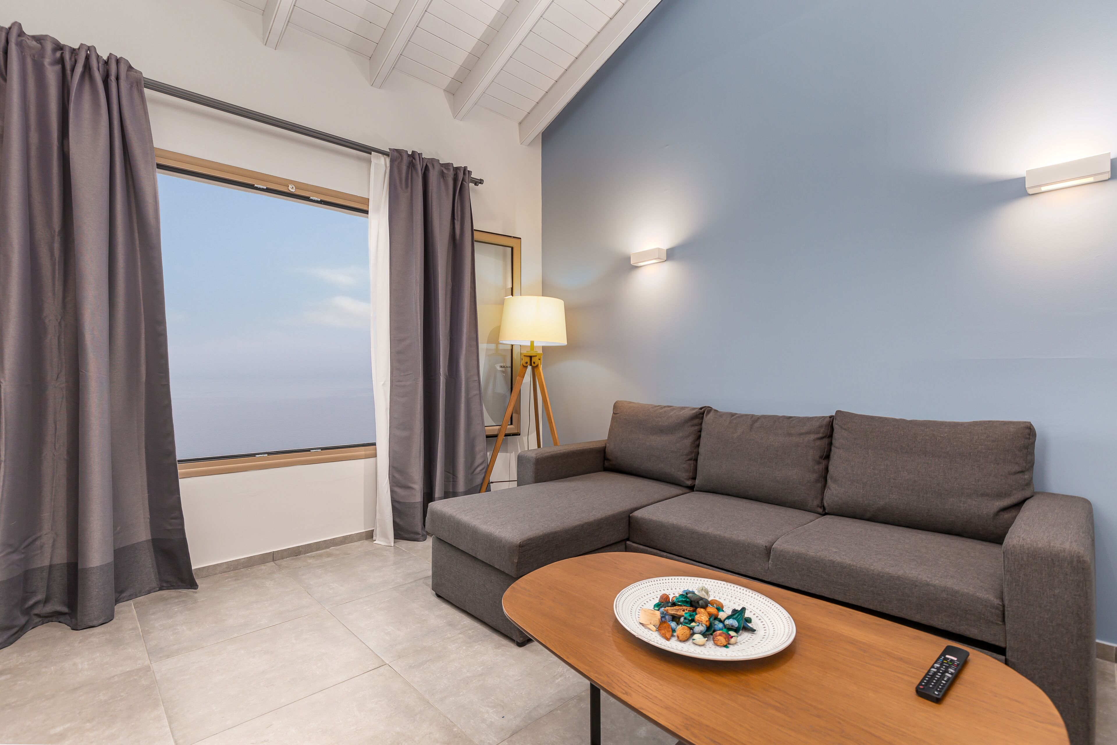 suite, sea view | living area | flat-screen tv