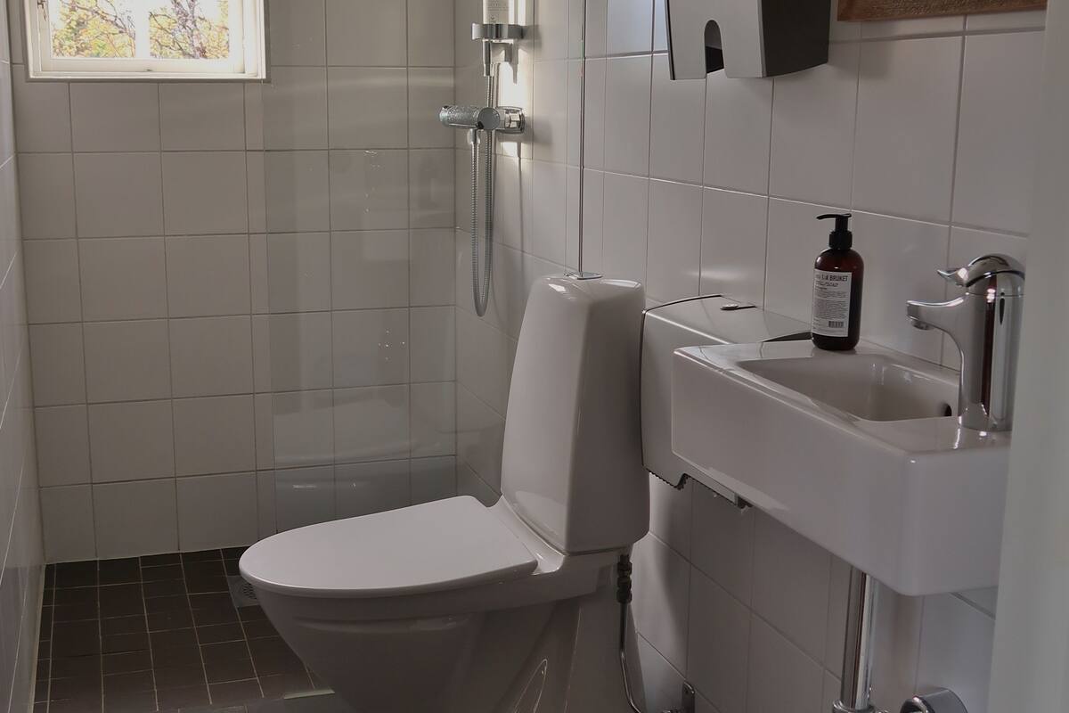 shower, free toiletries, hair dryer, bathrobes