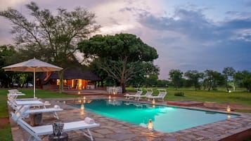 Outdoor pool, sun loungers