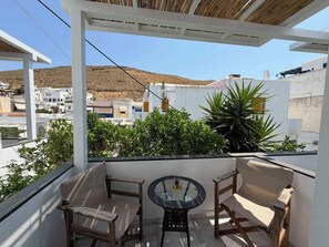 Terrace/patio - Foinikas Studios (Kithnos)