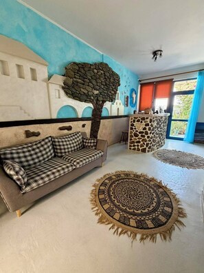 Reception - Foinikas Studios (Kithnos)