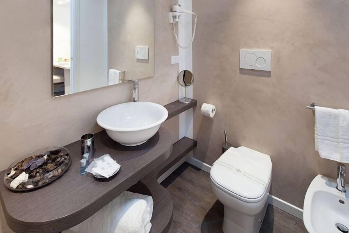 Bathroom | Shower, rainfall showerhead, free toiletries, hair dryer