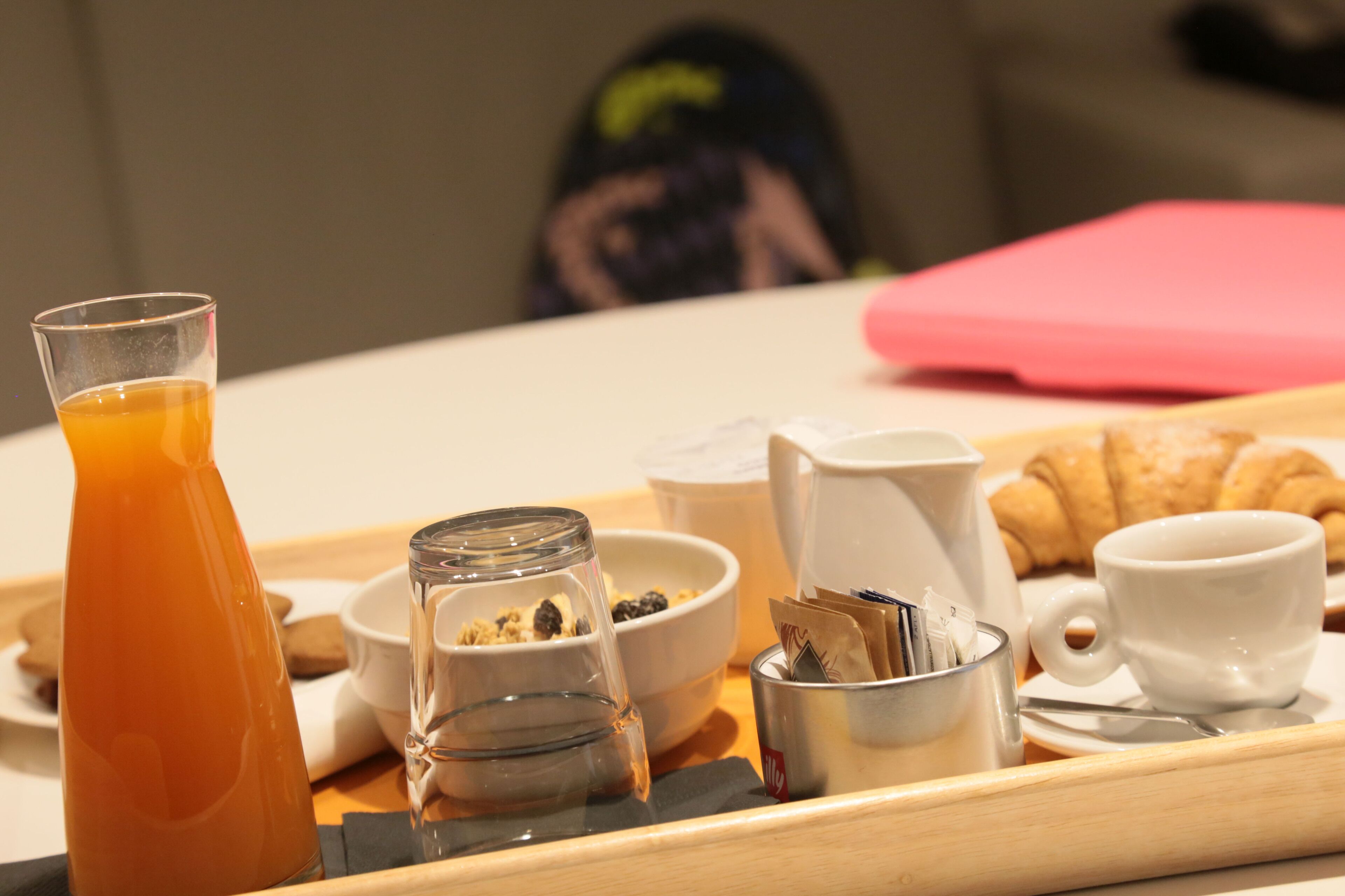 daily continental breakfast (eur 20 per person)