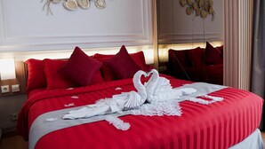Minibar, in-room safe, desk, rollaway beds - Maestro Hotel (Pontianak)