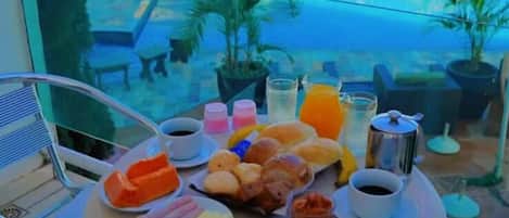 Kaffee und/oder Kaffeemaschine