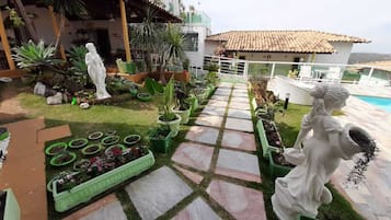 32-inch TV with digital channels