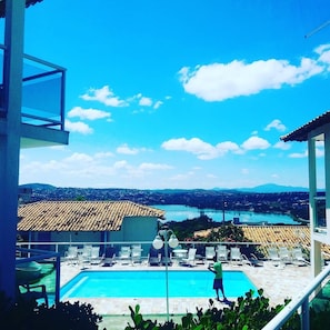 32-inch TV with digital channels