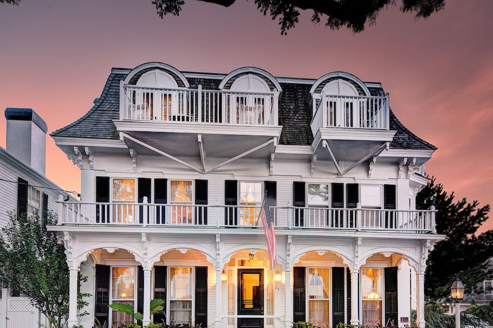 The Christopher, The Edgartown Collection