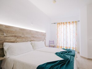 Room - Hostal Valencia (Sant Antoni de Portmany)