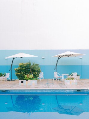 Pool - Hostal Valencia (Sant Antoni de Portmany)