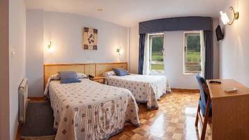 Desk, rollaway beds, free WiFi