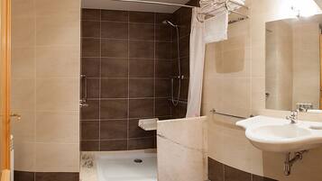 Free toiletries, hair dryer