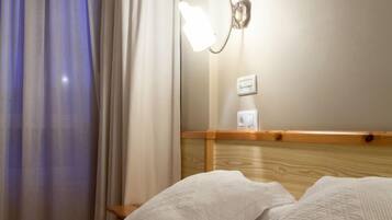 Desk, rollaway beds, free WiFi