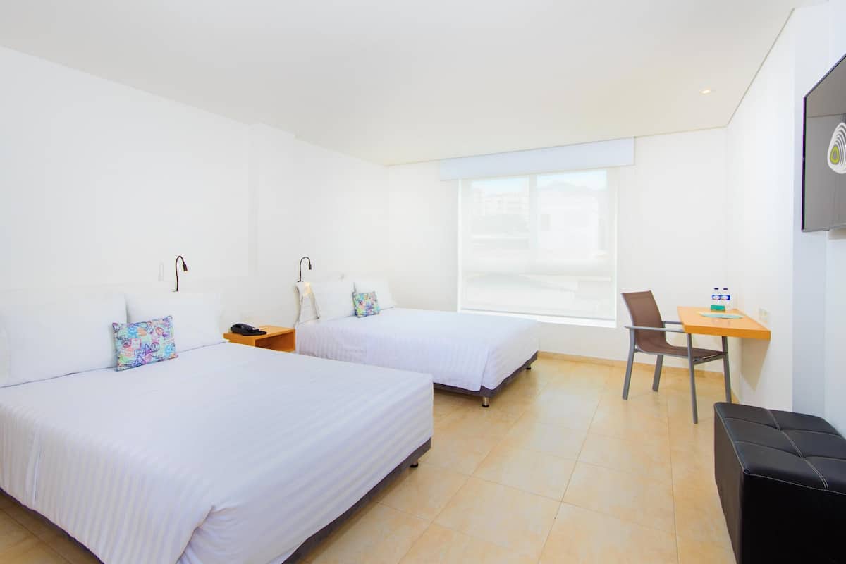 Ropa de cama de alta calidad y escritorio