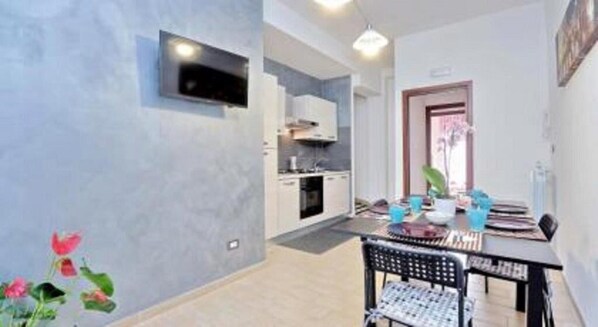 1 bedroom, down duvets, free WiFi, bed sheets - Marco e Laura B&B (Rome)