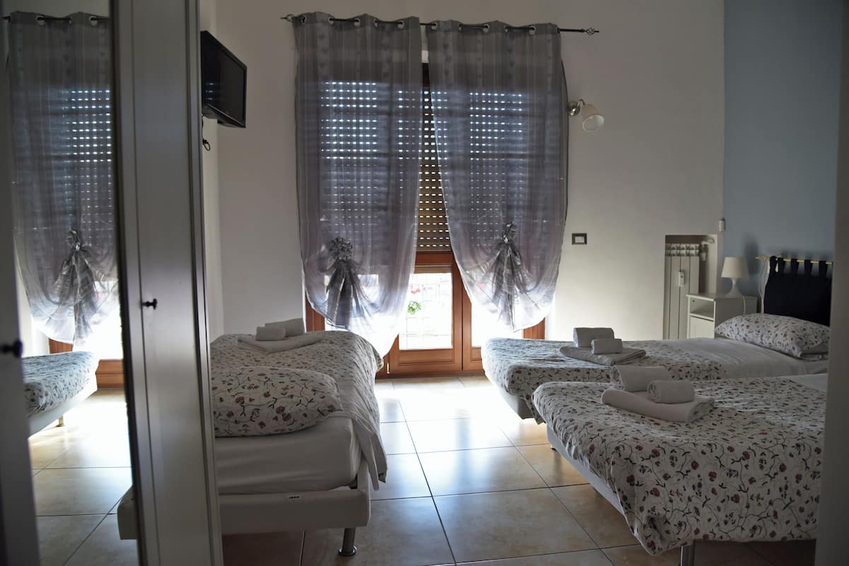 1 chambre, couette en duvet d'oie, Wi-Fi gratuit, draps fournis