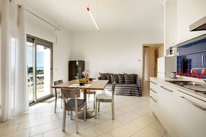 Full-size fridge, microwave, oven, stovetop - Sikelika - Residence sul mare (Vittoria)