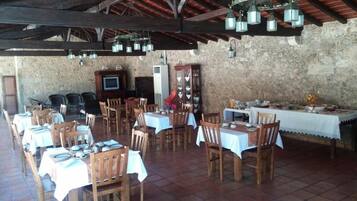 Desayuno autoservicio gratuito y diario