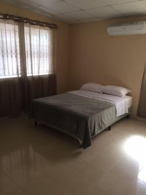 Traditional Duplex, 1 Double Bed, Shared Bathroom