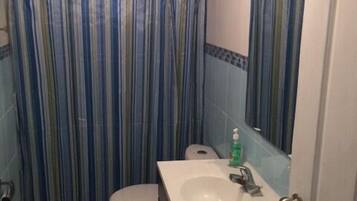 Shower, free toiletries, hair dryer, towels