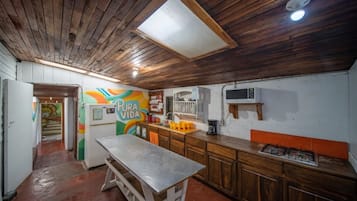 Se sirven desayunos, almuerzos y cenas; cocina mexicana