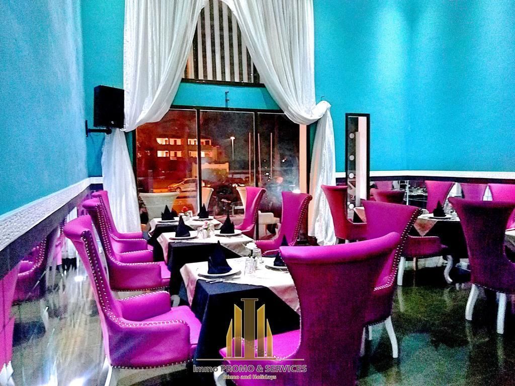 Breakfast and dinner served, international cuisine